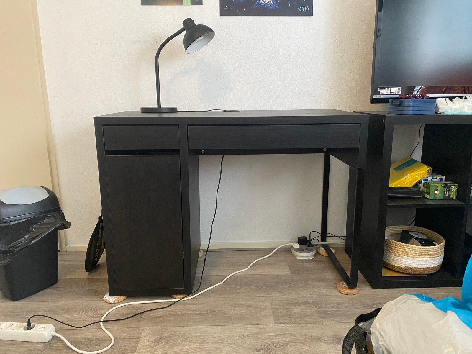 Houten bureau zwart, Ophalen, Zo goed als nieuw