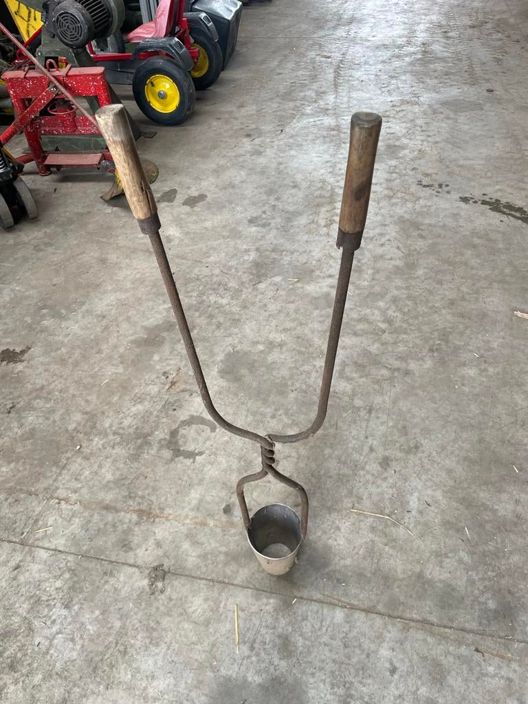 Aardappelpoter bollenpoter bollenpriem, Antiek en Kunst, Antiek | Gereedschap en Instrumenten, Ophalen
