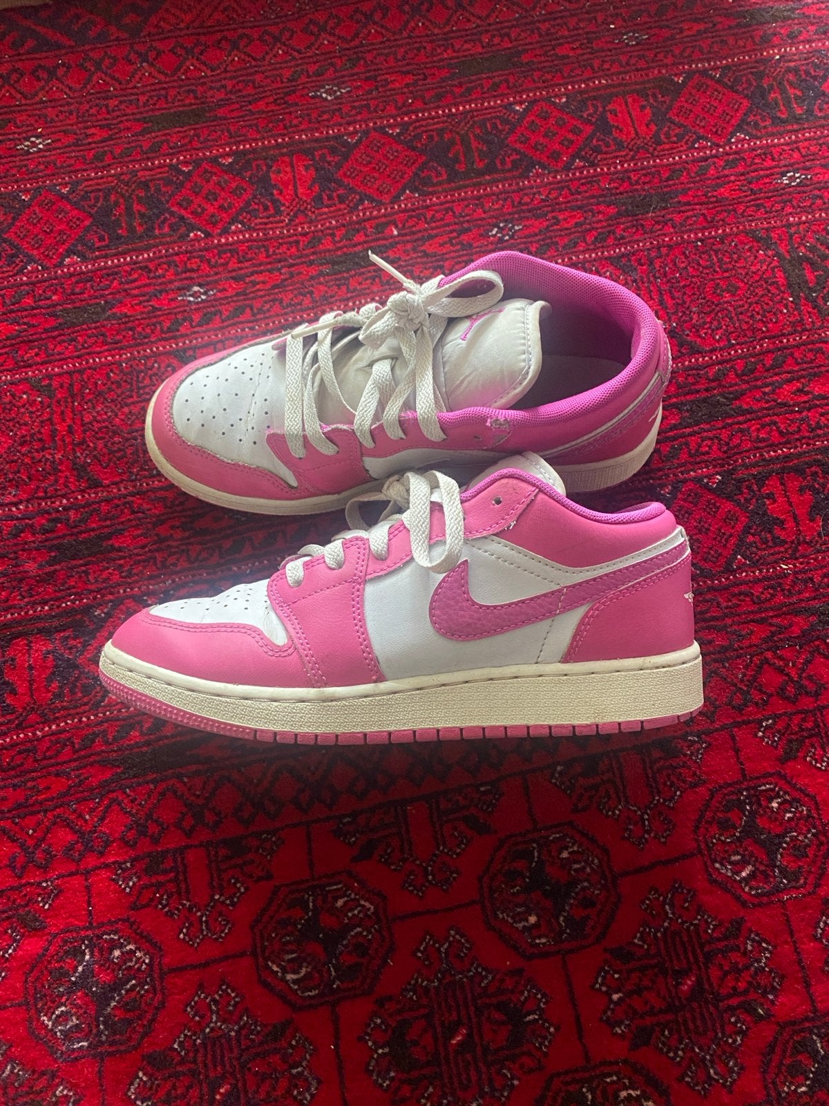 Roze Nike Air Jordan 1 Low sneakers - Maat 37.5, Ophalen, Gebruikt, Meisje, Schoenen