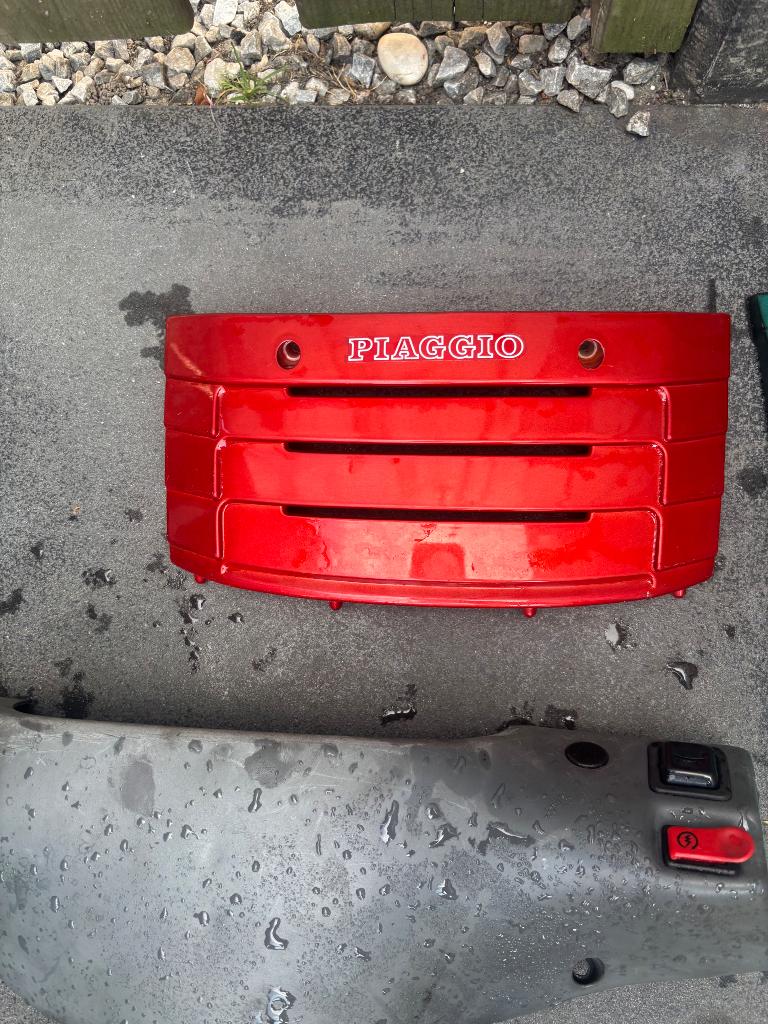Piaggio Skipper grill Rood, Ophalen of Verzenden