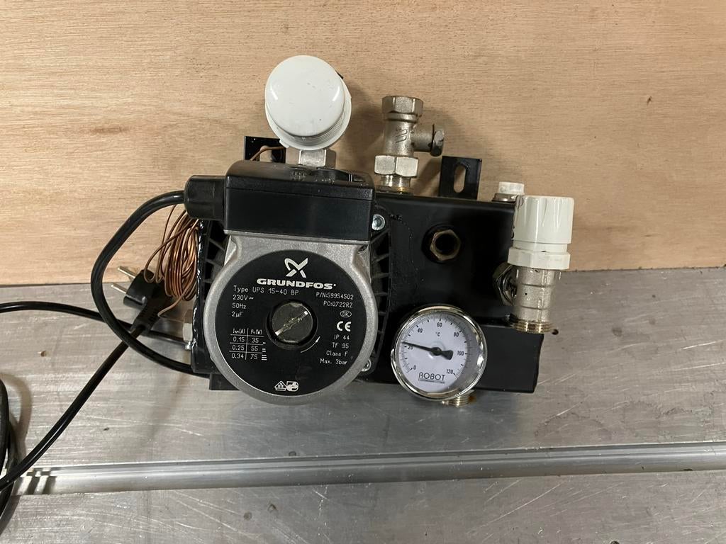 Robot vloerverwarming verdeler met Grundfoss pomp, Gebruikt, Minder dan 30 cm, Overige typen, Minder dan 60 cm
