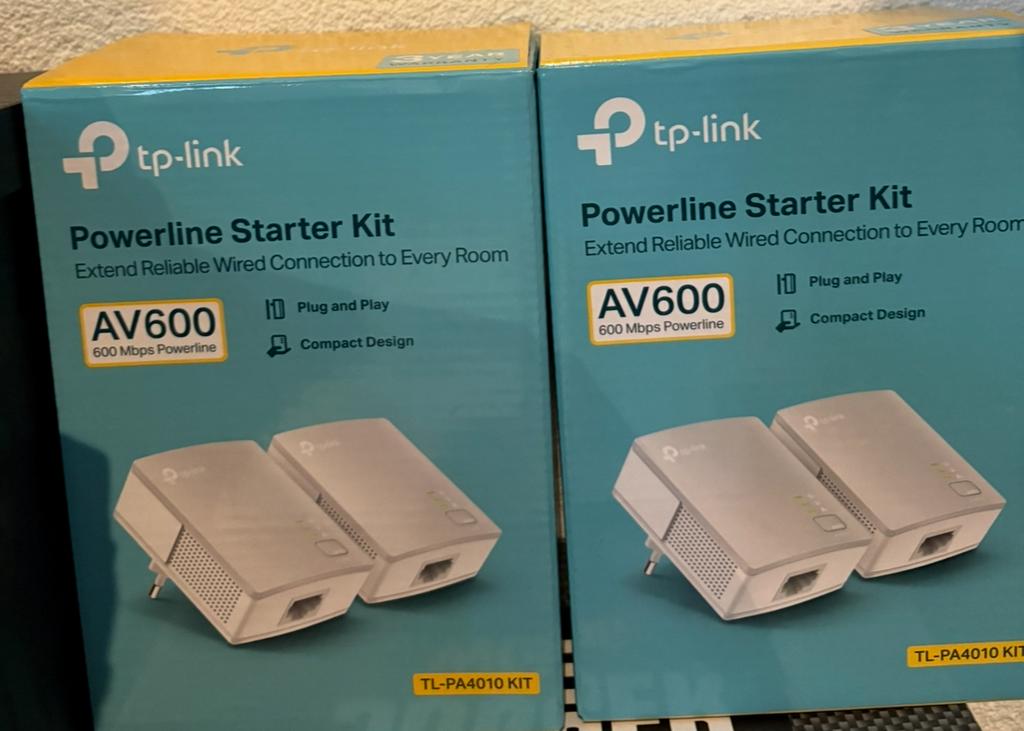 4x TP-Link AV600 Powerline Adapter TL-PA4010, Ophalen of Verzenden, Zo goed als nieuw, TP-LINK