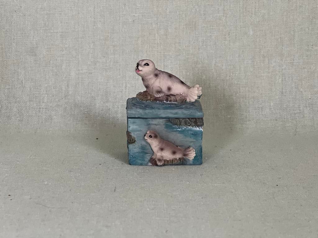 Klein doosje met zeehond design, Verzamelen, Beelden en Beeldjes, Ophalen of Verzenden, Zo goed als nieuw, Dier