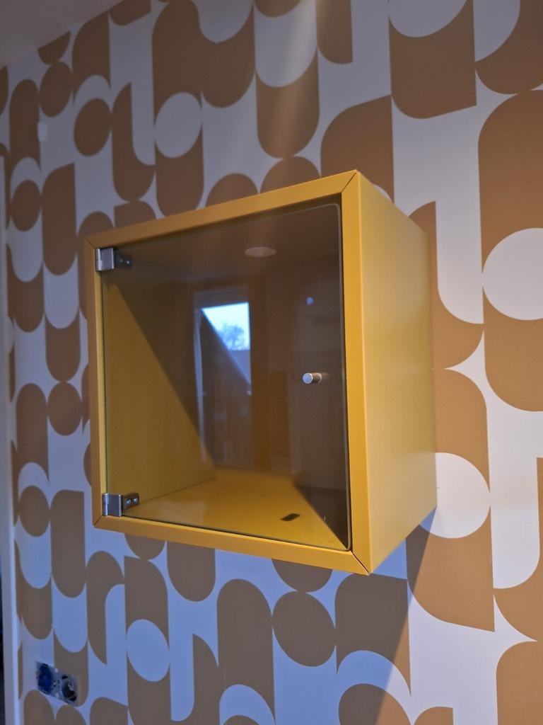 Eket Ikea Kubus Wandkastje met Ophangsysteem, Ophalen, Zo goed als nieuw