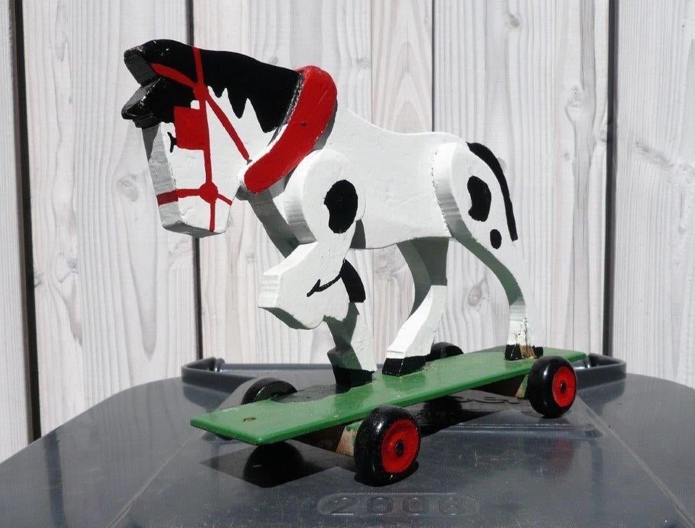 houten paard op karretje aan touwtje voort te trekken. 26 cm, Ophalen of Verzenden