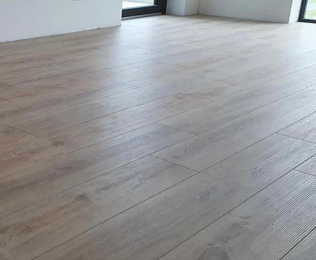 Vakkundig laminaat/parket/pvc /visgraat  TOP Service !, Diensten en Vakmensen, Garantie, Houten vloeren
