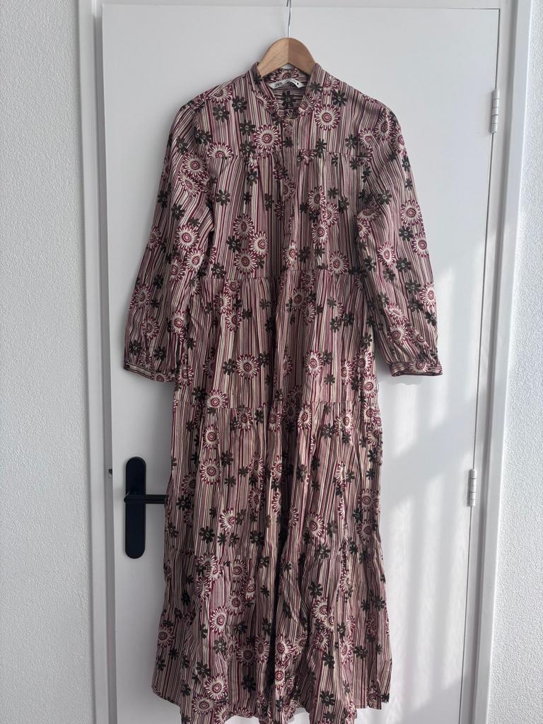 Mooie Zara jurk met bloemenprint, Ophalen, Maat 42/44 (L), Nieuw, Rood