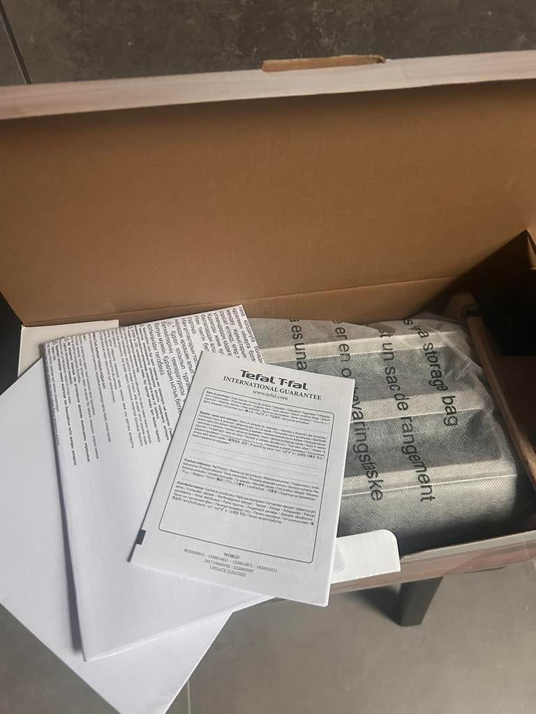 Tefal Toaster- ongebruikt in originele doos, Ophalen of Verzenden, Nieuw, Uitneembare kruimellade
