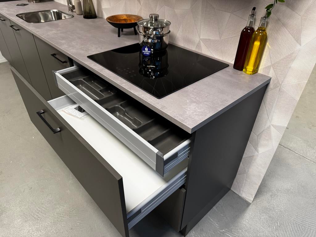 Keuken compleet. met 5 apparaten keuze uit 20 kleuren € 3875, Ophalen, Nieuw, Enkelwandige keuken, Kunststof