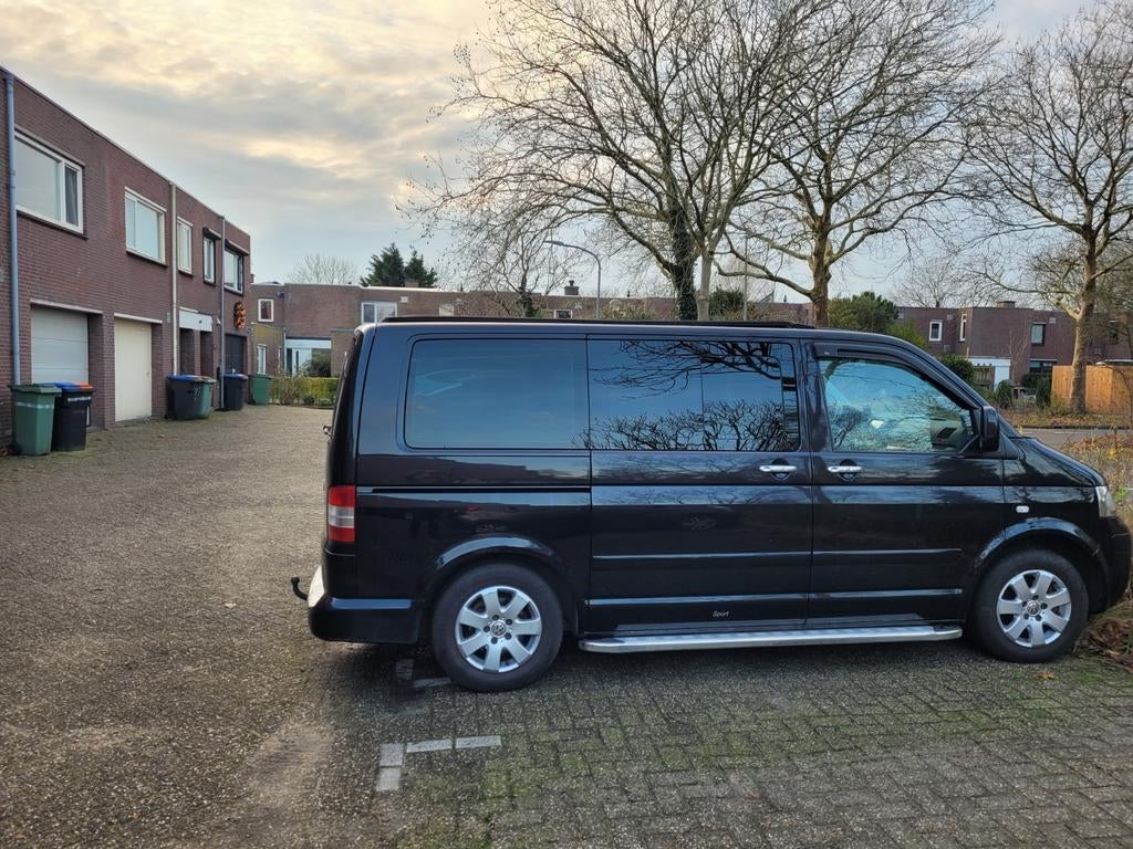 Te koop buscamper. Zwarte TDi5 Multivan VW 174 pk. Euro 4, Buscamper of Camperbus, Volkswagen, Tot en met 2, Particulier