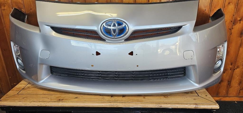 Toyota Prius Complete Voorbumper, Ophalen of Verzenden, Gebruikt, Toyota, Bumper