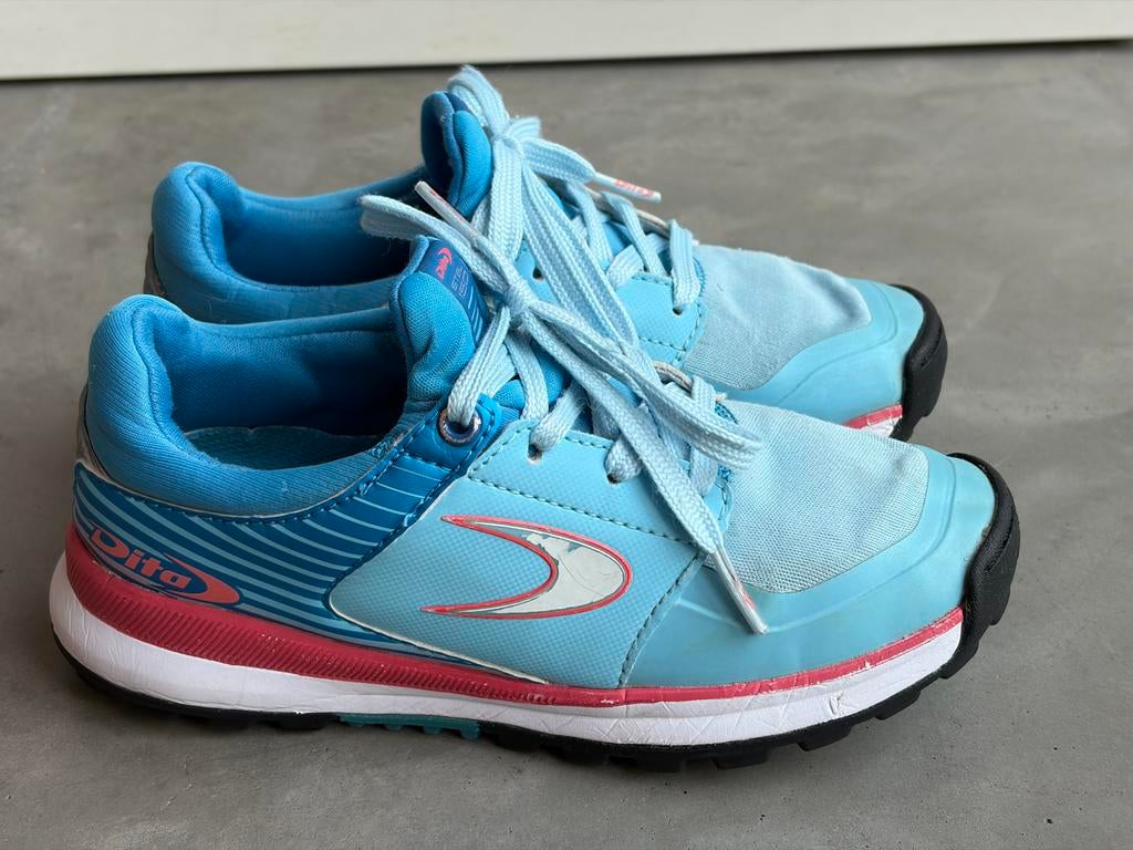 Dita STBL 150 hockeyschoenen Maat 31, Sport en Fitness, Hockey, Ophalen of Verzenden, Gebruikt, Schoenen