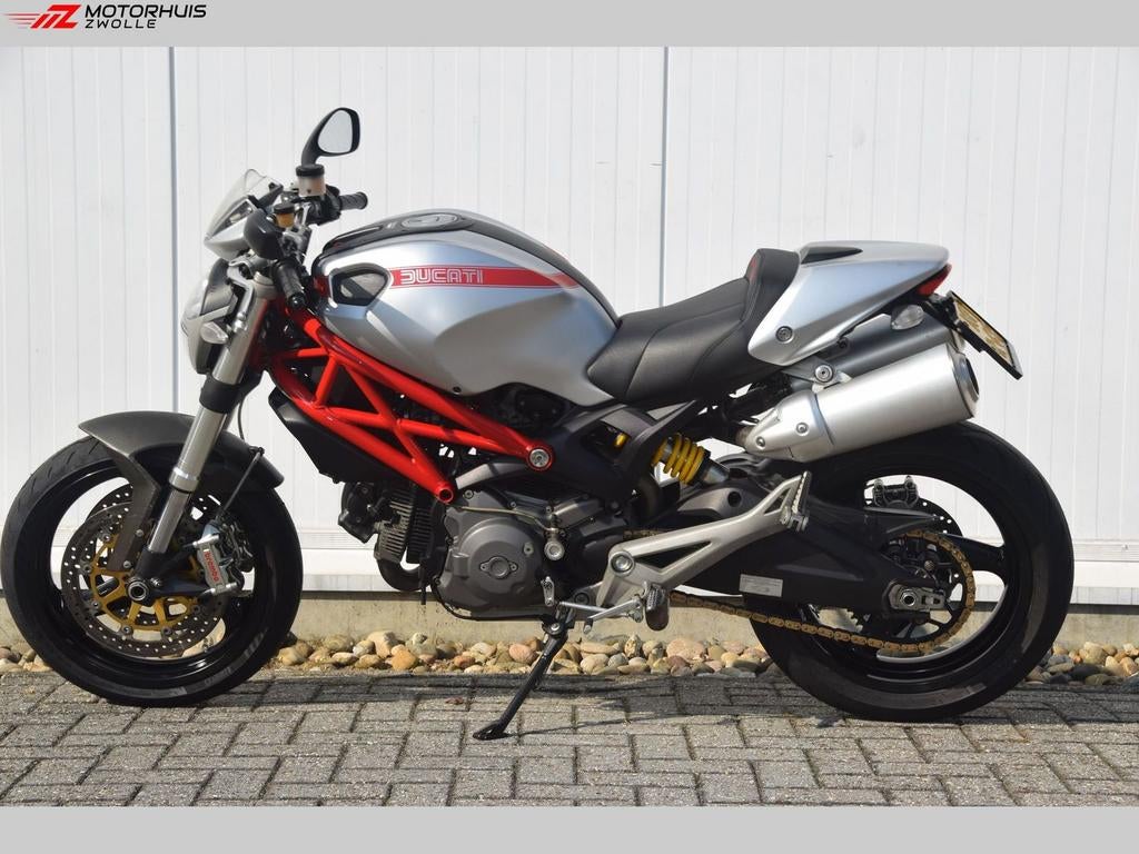DUCATI MONSTER 696 (bj 2009), DUCATI, 2 cilinders, Motorrijbewijs A, Bedrijf