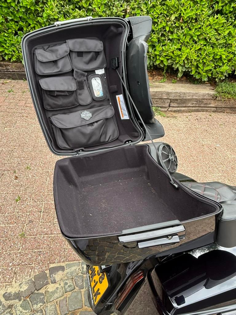 Foto 4 van Harley Davidson Roadglide CVO Mako shark fade