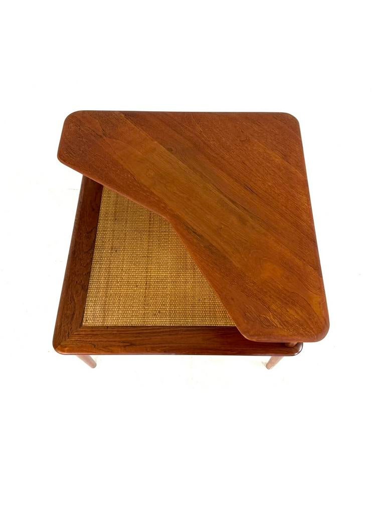 Vintage hoekbijzettafel ‘Minerva’, France & Son ‘60, Huis en Inrichting, Teakhout, 50 tot 100 cm, Vintage retro buisframe design rotan webbing papercord deens