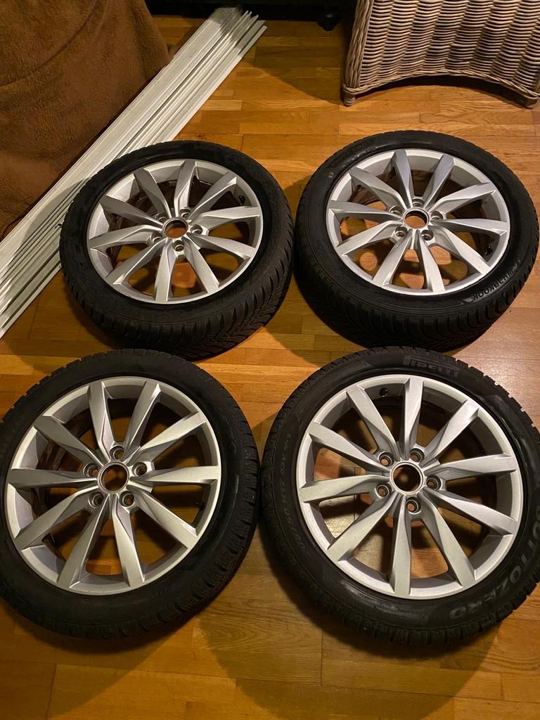 VW Dijon 17" velgen met winterbanden (zo goed als nieuw), Ophalen, Gebruikt, Banden en Velgen, 17 inch