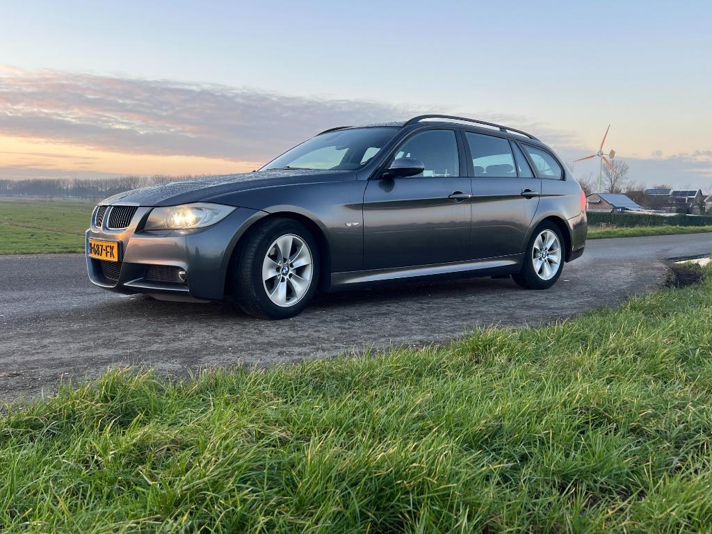 BMW 318i 2.0  Touring 2008 Grijs M-sportpakket, Auto's, BMW, Particulier, 3-Serie, ABS, Airbags, Airconditioning, Alarm, Centrale vergrendeling