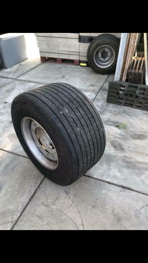 Banden 445/45R19,5, Auto-onderdelen, Banden en Velgen, Ophalen of Verzenden, Band(en)