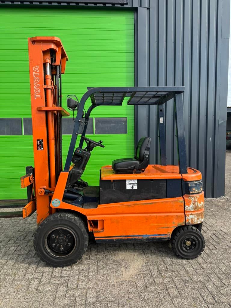 Nette elektrische Toyota heftruck, 3000 kg, Triplex 6,00M, Zakelijke goederen, Machines en Bouw | Heftrucks en Intern transport