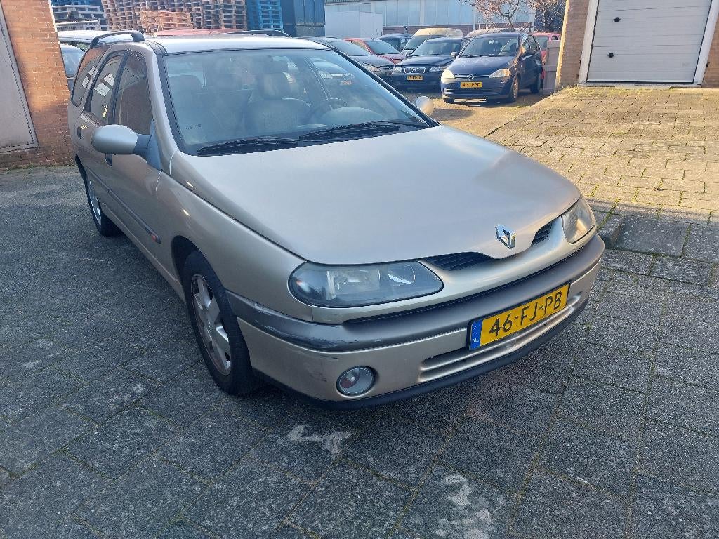 Renault Laguna 1.8 Break RTE 16V 2000 Bruin  youngtimer, Voorwielaandrijving, 4 cilinders, Bruin, Leder en Stof