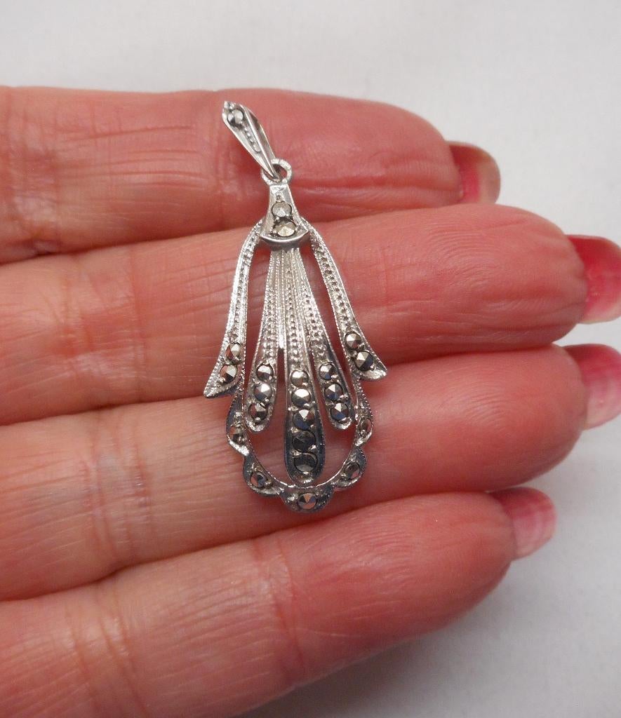 Zilveren vintage hanger met markasiet nr.299, Sieraden, Tassen en Uiterlijk, Kettinghangers, Zo goed als nieuw, Zilver, Zilver