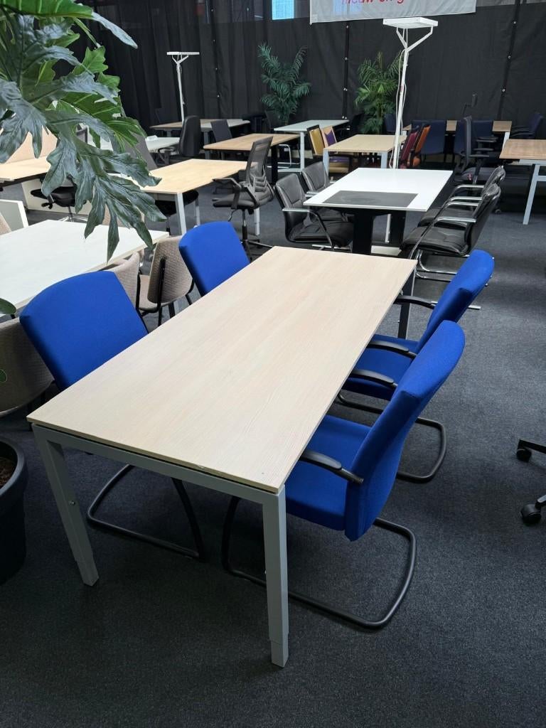 Tweedehands vergadertafel met 4 stoelen, Huis en Inrichting, Bureaus, Gebruikt, Ophalen