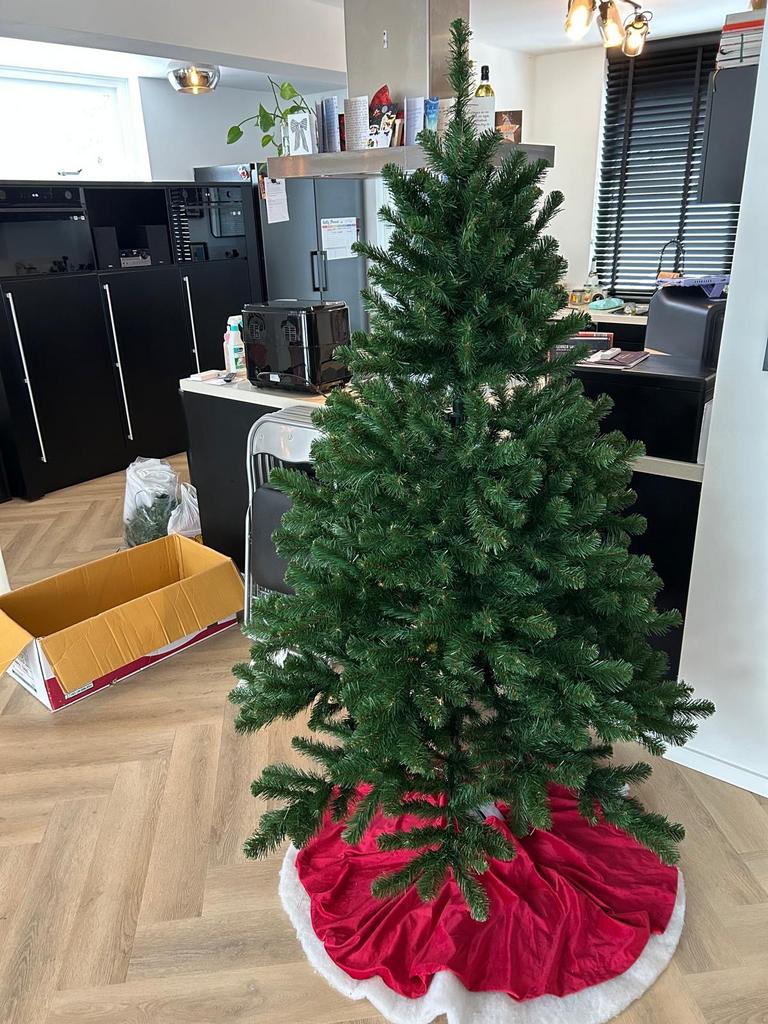 Kunstkerstboom 185cm hoog, Ophalen, Gebruikt