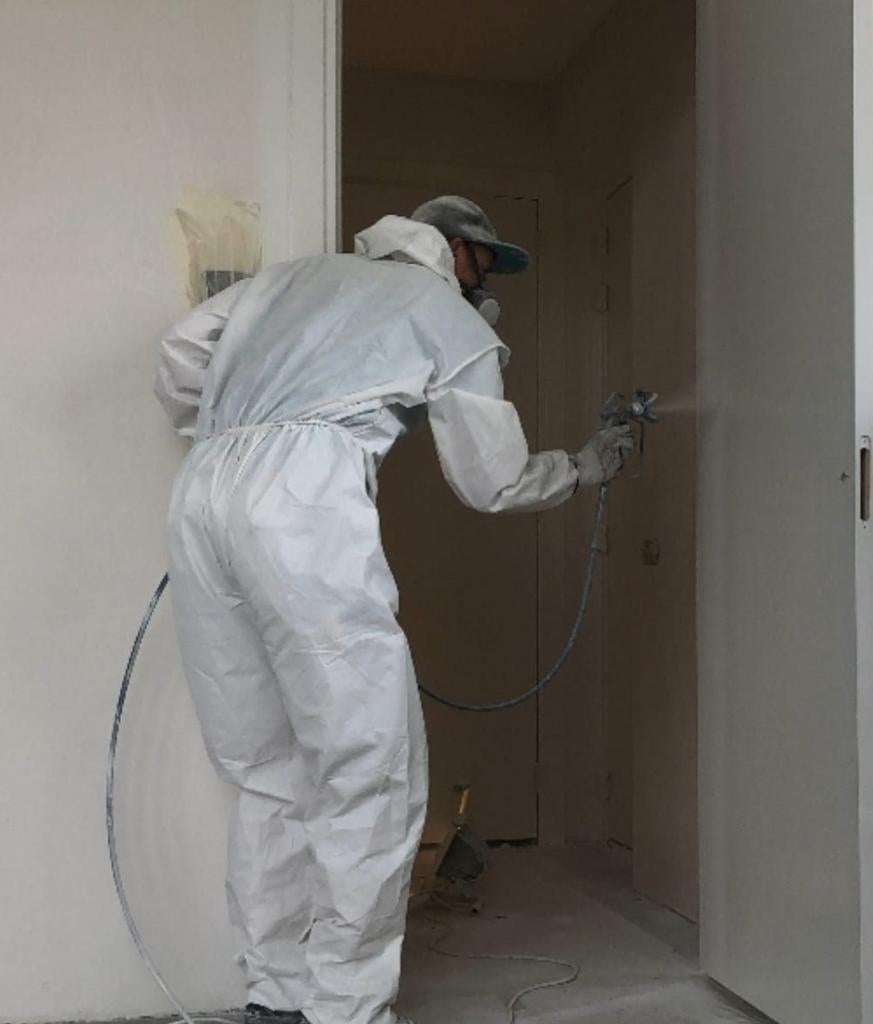 latex spuiter    'renovlies'glasvezel behang' stuckwerk