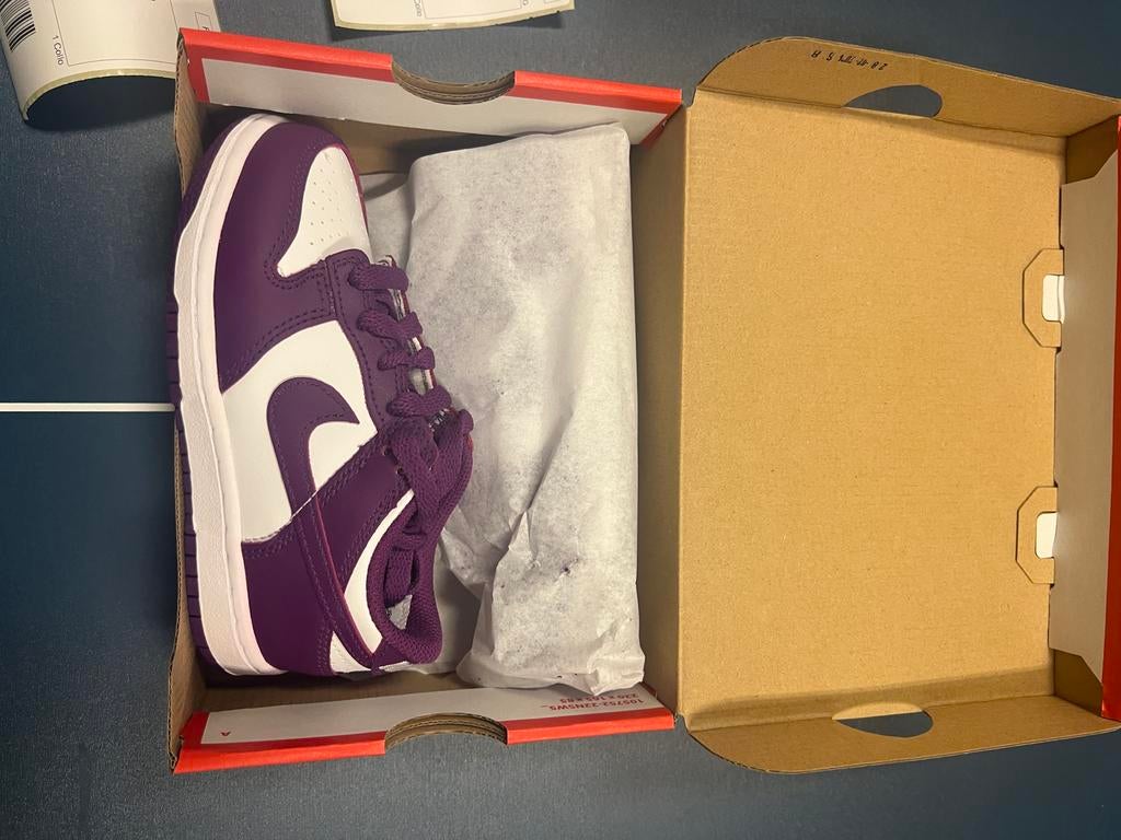 Nike Dunk Low Paars/Wit - Maat 28, Kinderen en Baby's, Kinderkleding | Schoenen en Sokken, Ophalen of Verzenden, Zo goed als nieuw