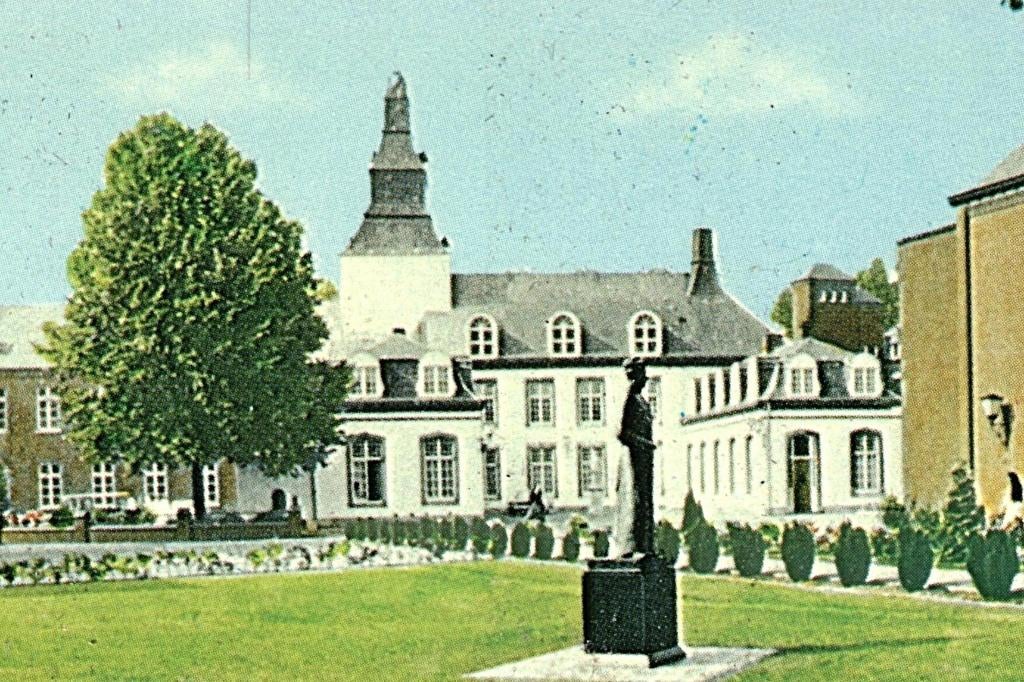 80602 Heel Limburg 1977 Mooie oude kaart Onbeschreven, Ophalen of Verzenden, 1960 tot 1980, Ongelopen, Limburg