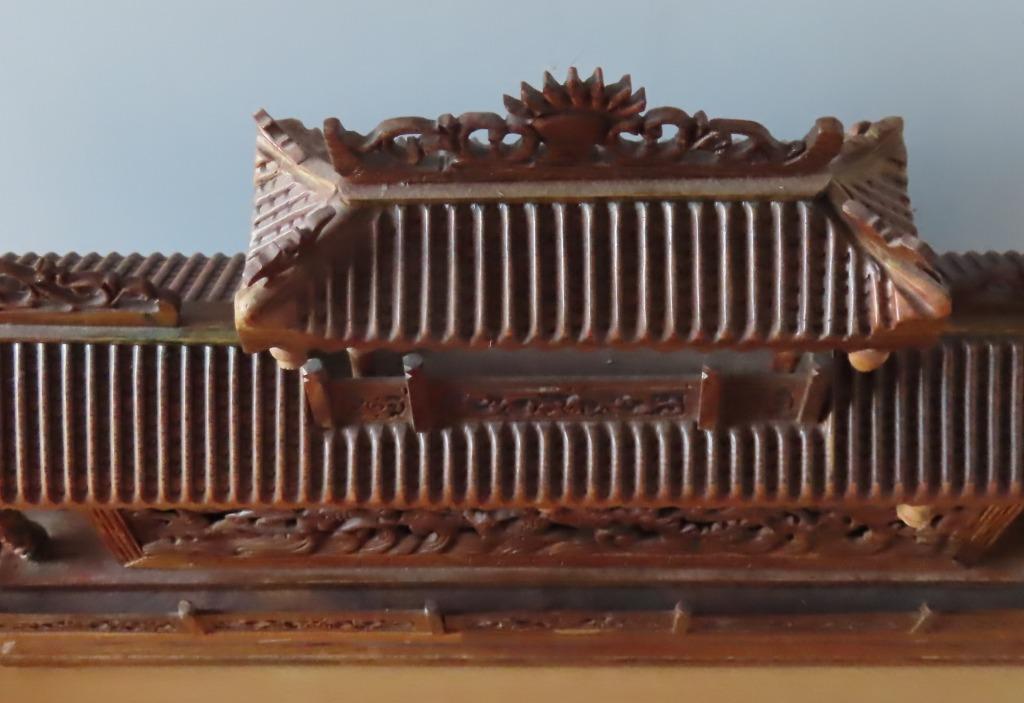 Foto 6 van Uit inboedel: Top! Chinese uitgesneden houten Pagode, incl