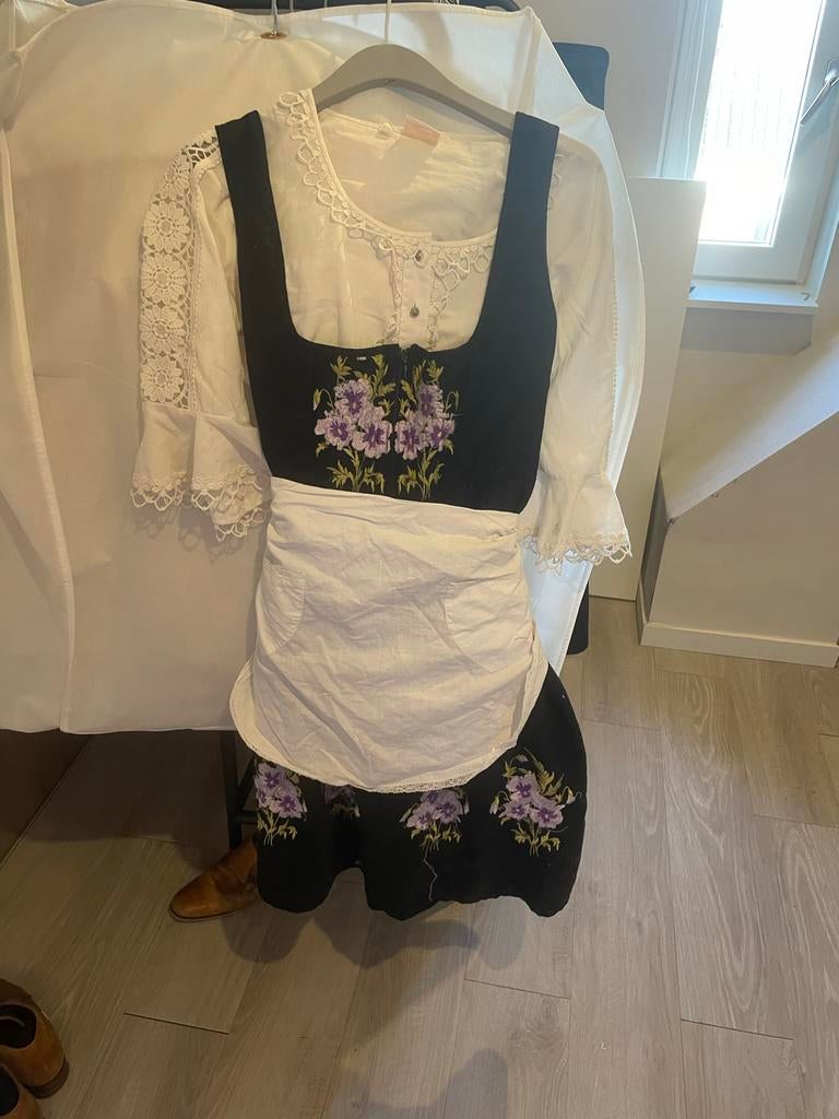 Dirndl jurk mt 48 - Carnaval of ski après-ski, Carnaval, Maat 46/48 (XL) of groter, Ophalen of Verzenden, Zo goed als nieuw