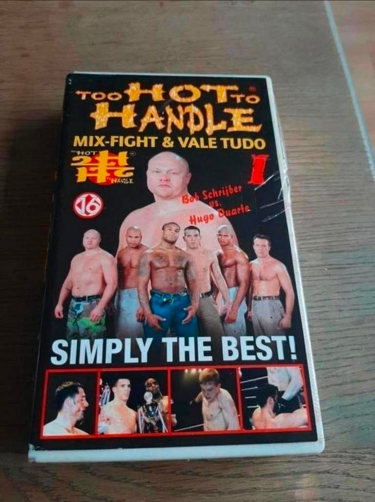 Too Hot to handle mix-fight & Vale tudo videoband., Vanaf 12 jaar, Ophalen of Verzenden, Gebruikt, Tv-serie of Tv-programma