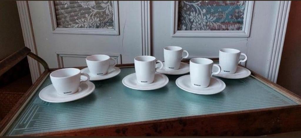 Nespresso kop en schotels, Ophalen of Verzenden, Porselein, Overige stijlen, Kop(pen) en/of Schotel(s)