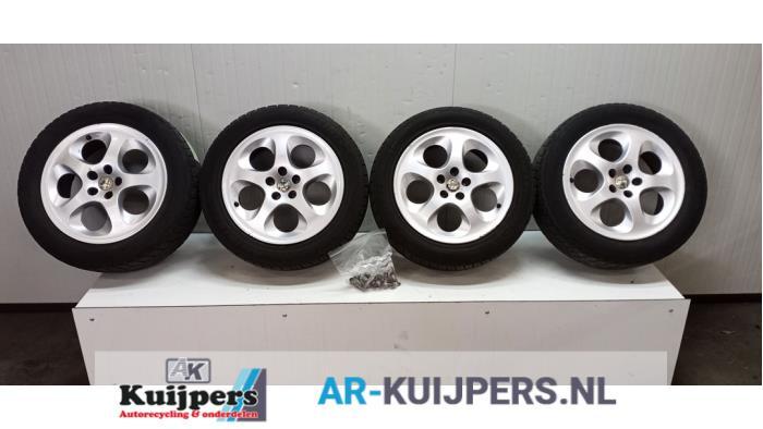 Sportvelgenset + winterbanden van een Alfa Romeo 147, Auto-onderdelen, Banden en Velgen, Gebruikt, Personenwagen