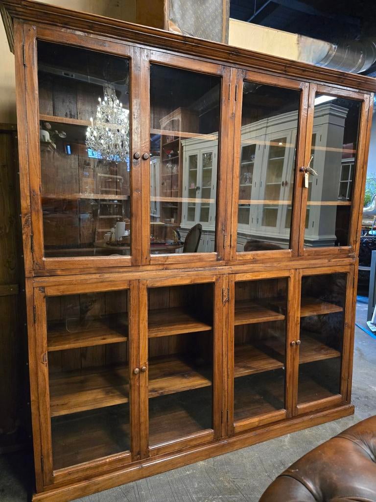 Oude vitrinekast | buffetkast | boekenkast met veel glas, Huis en Inrichting, Kasten | Vitrinekasten, Gebruikt, 150 tot 200 cm