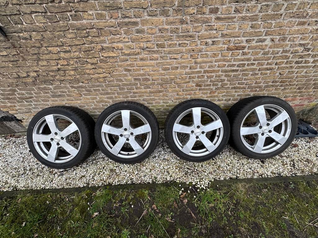Winterbanden 215/45 R17, Ophalen, 215 mm, Banden en Velgen, Nieuw
