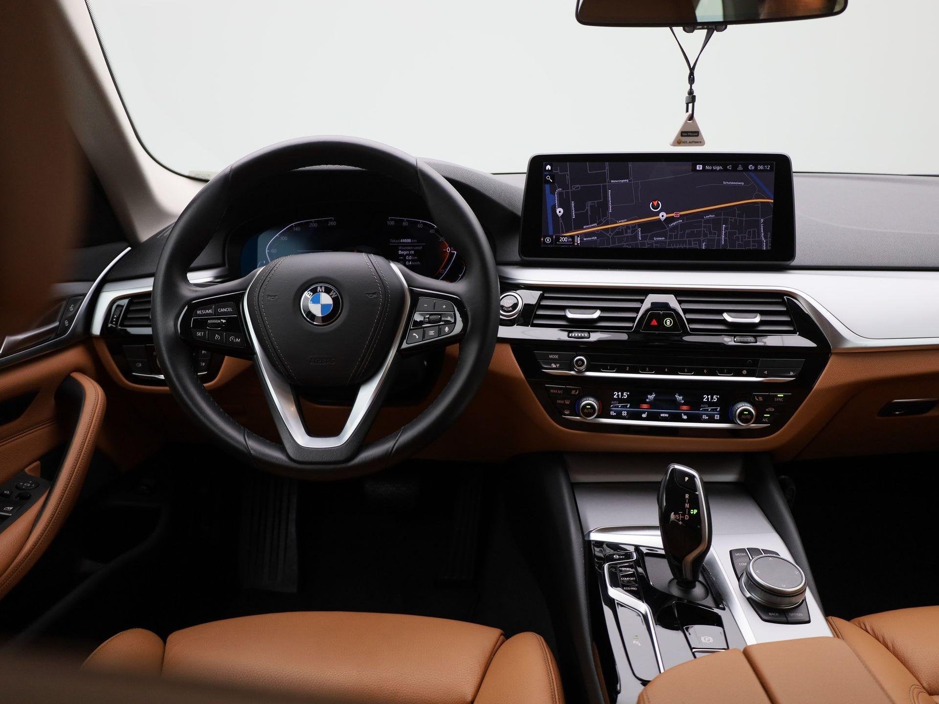 BMW 5-serie Touring 520i Business Edition Plus | Automaat |, Auto's, Gebruikt, 4 cilinders, 184 pk, 5-Serie