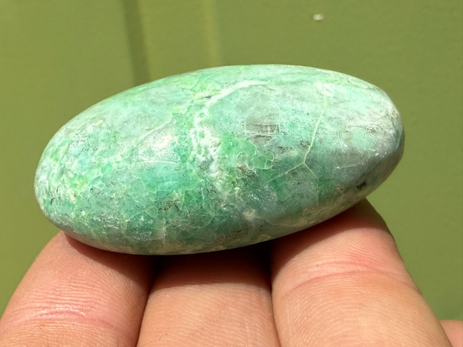 63 Garniriet met groene maansteen handsteen mineralen, Ophalen of Verzenden, Mineraal