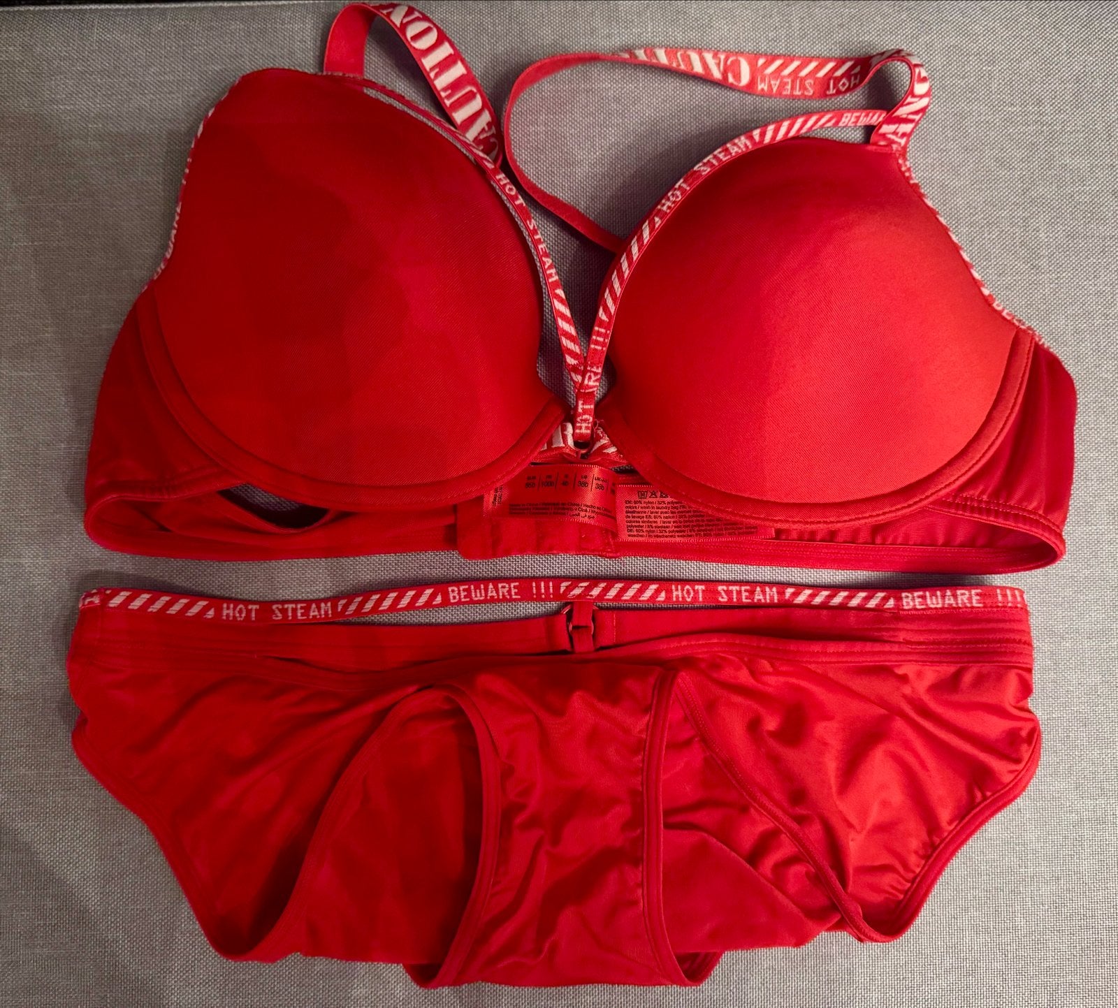 Nieuwe Marlies Dekkers set - BH 85B & Slip L, Kleding | Dames, Verzenden, Rood, Setje