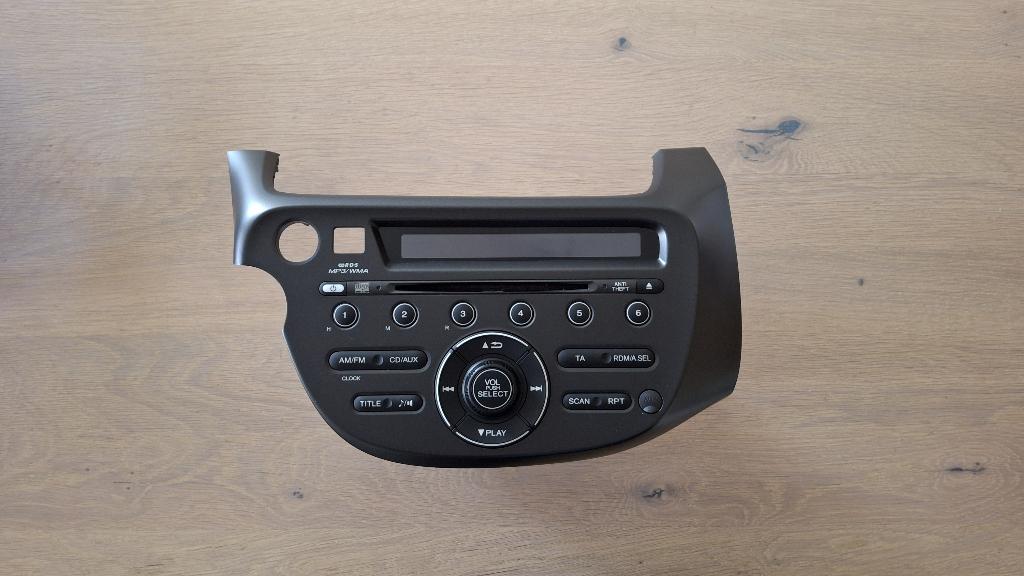 Honda Jazz autoradio + CD + MP3-speler (via AUX), Auto diversen, Autoradio's, Ophalen of Verzenden, Gebruikt
