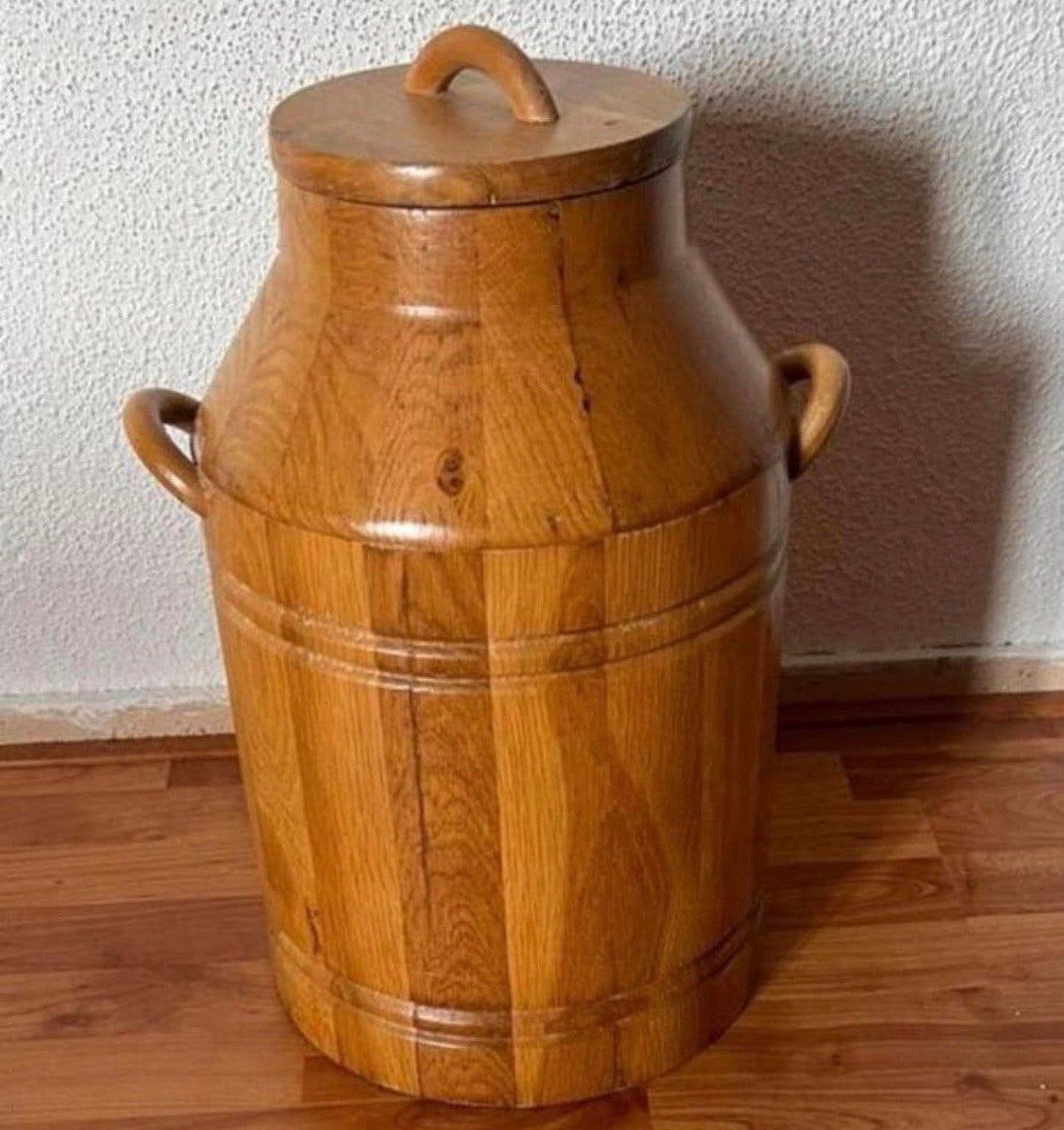 Antieke houten melkbus met deksel, Ophalen