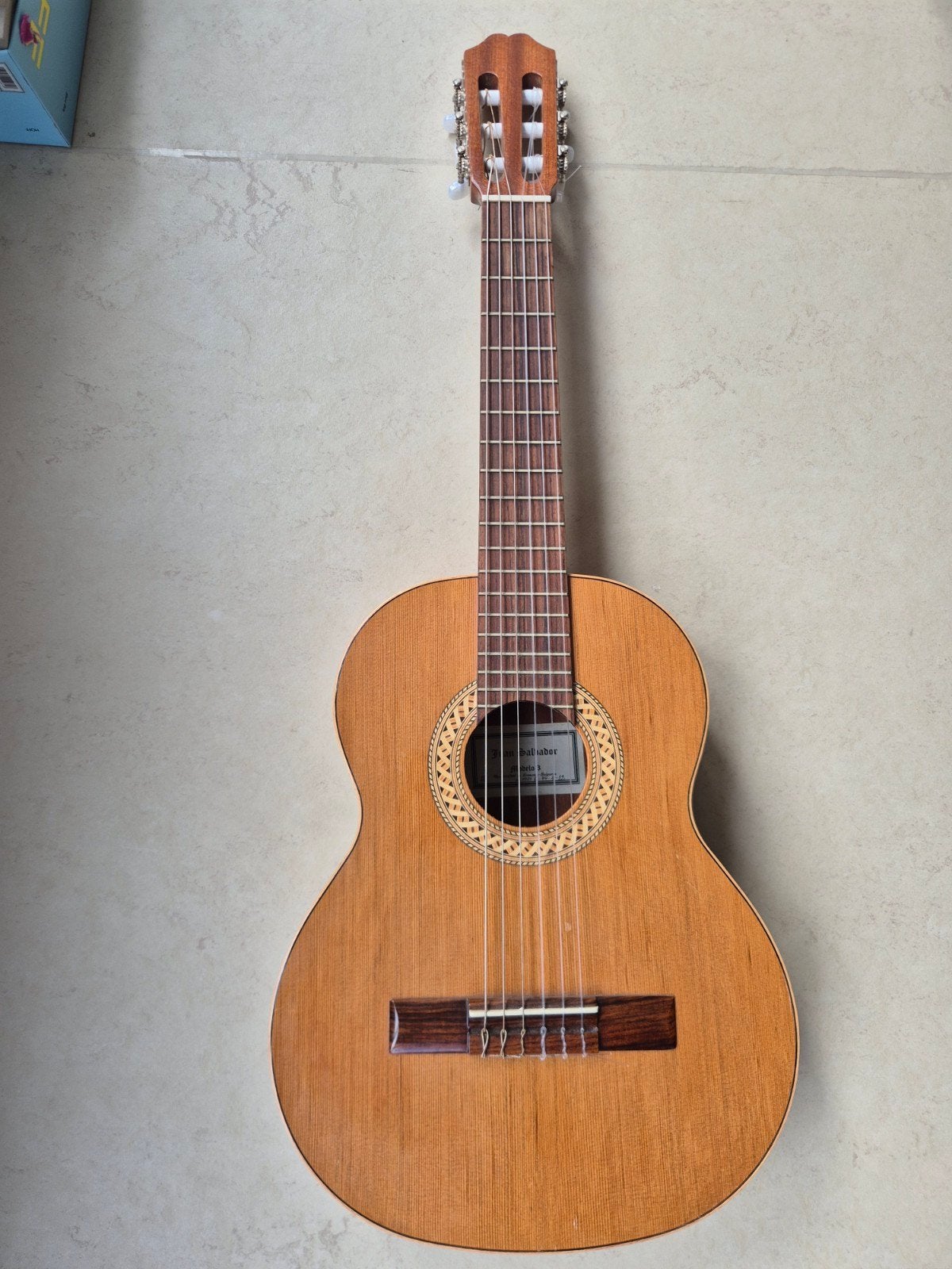Juan Salvador Modelo 3 Spaanse gitaar 3/4 met tas, Muziek en Instrumenten, Ophalen, Gebruikt, Klassieke of Spaanse gitaar