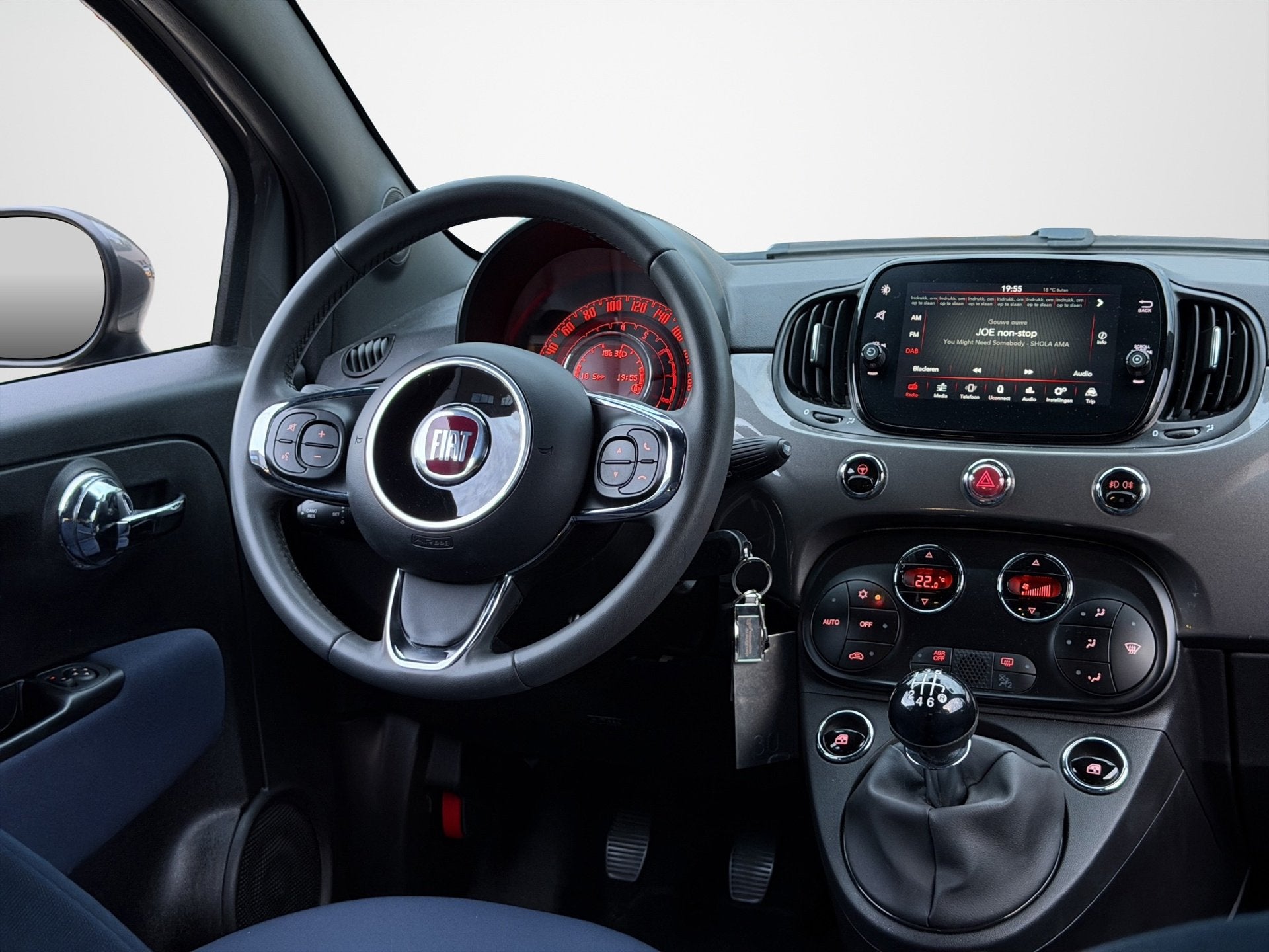 Fiat 500 1.0 Hybrid Dolcevita Clima|Cruise Control|Bluetooth, Voorwielaandrijving, Dealer onderhouden, Euro 6, 4 stoelen