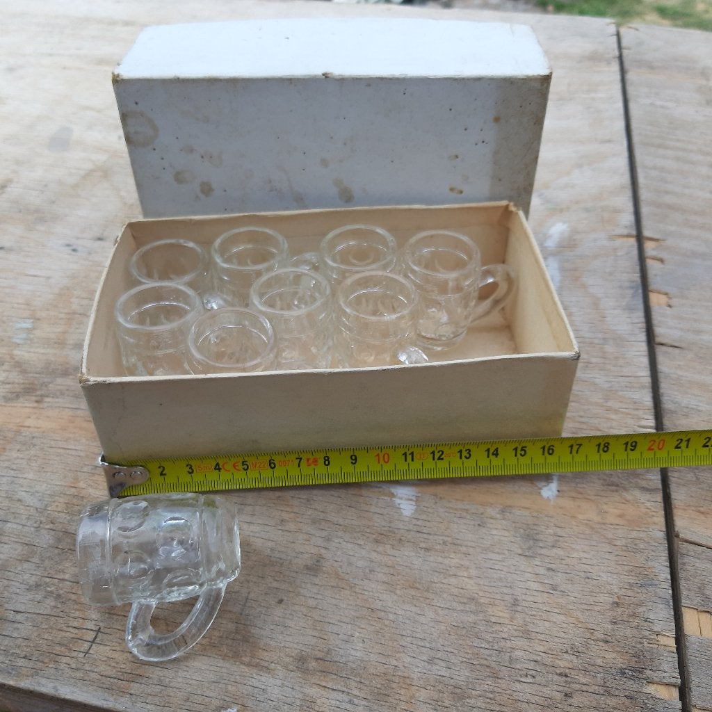 oud doosje met kleine bierpullen, Antiek en Kunst, Curiosa en Brocante, Ophalen