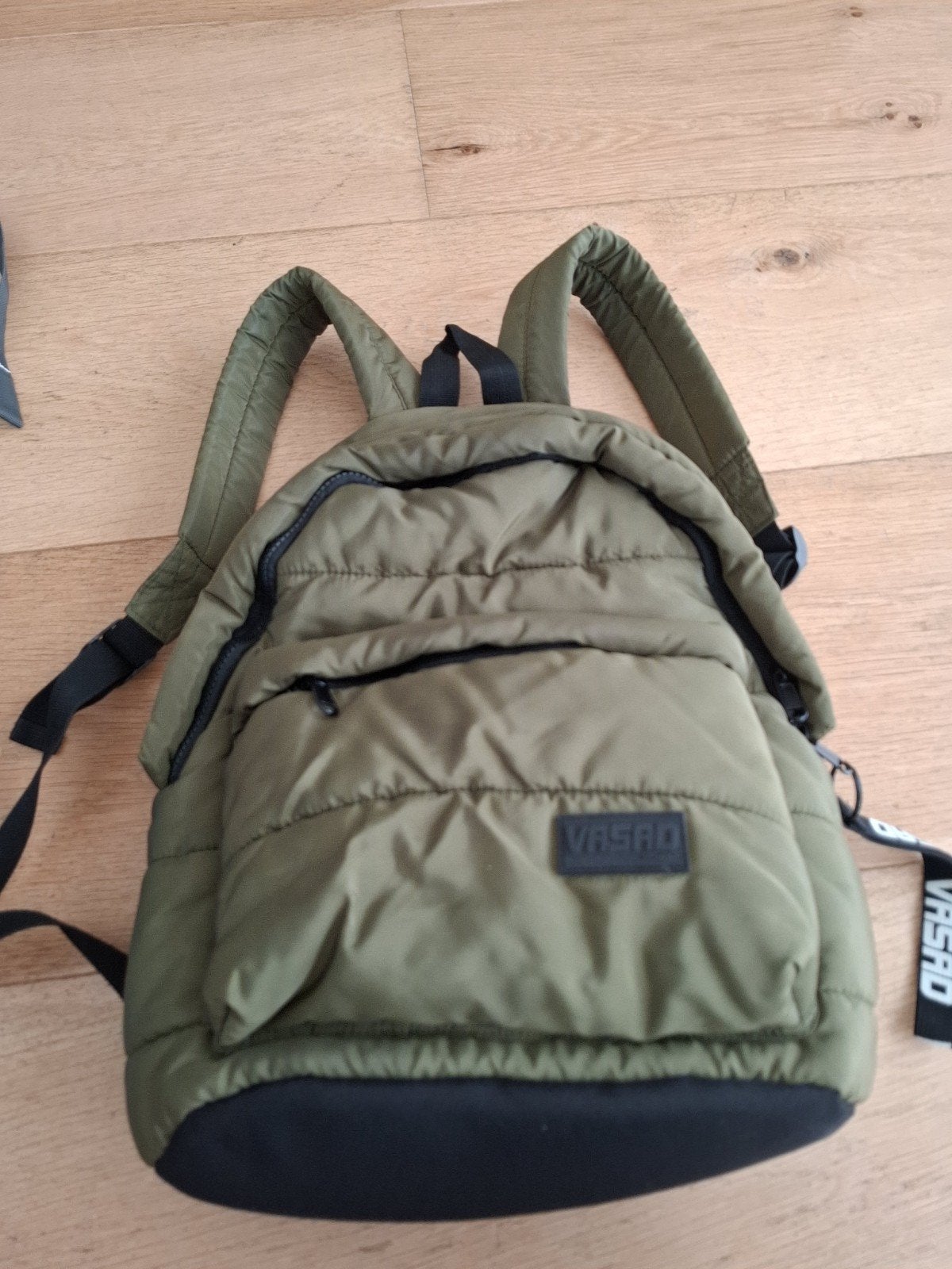 Groene gewatteerde rugzak - VASAO, Overige merken, 25 tot 40 cm, Ophalen of Verzenden, Zo goed als nieuw