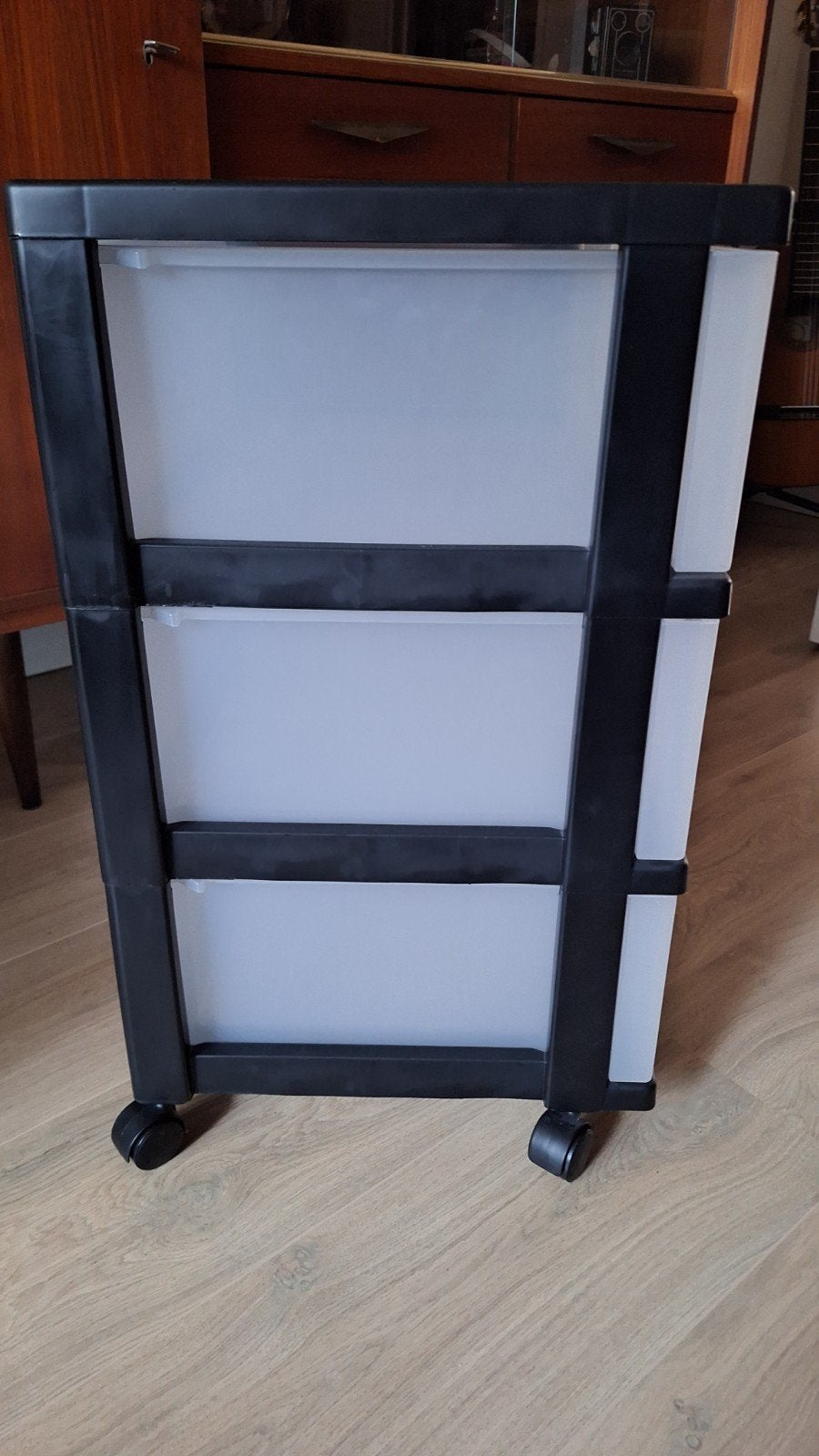 3 vaks ladenkast op wieltjes., Ophalen, Kunststof, 50 tot 100 cm, 3 of 4 laden