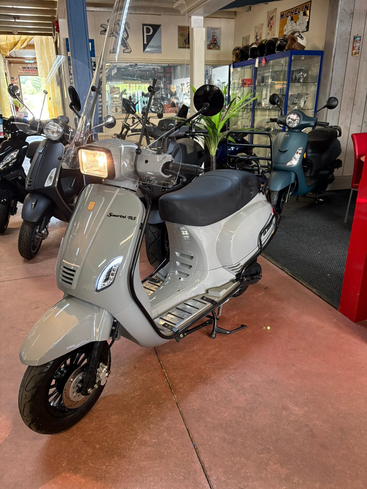 Gebro scooters: La souris sourini 45KM BROM BJ2022 Nardo, Gebruikt, Maximaal 45 km/u, Ophalen of Verzenden, Benzine