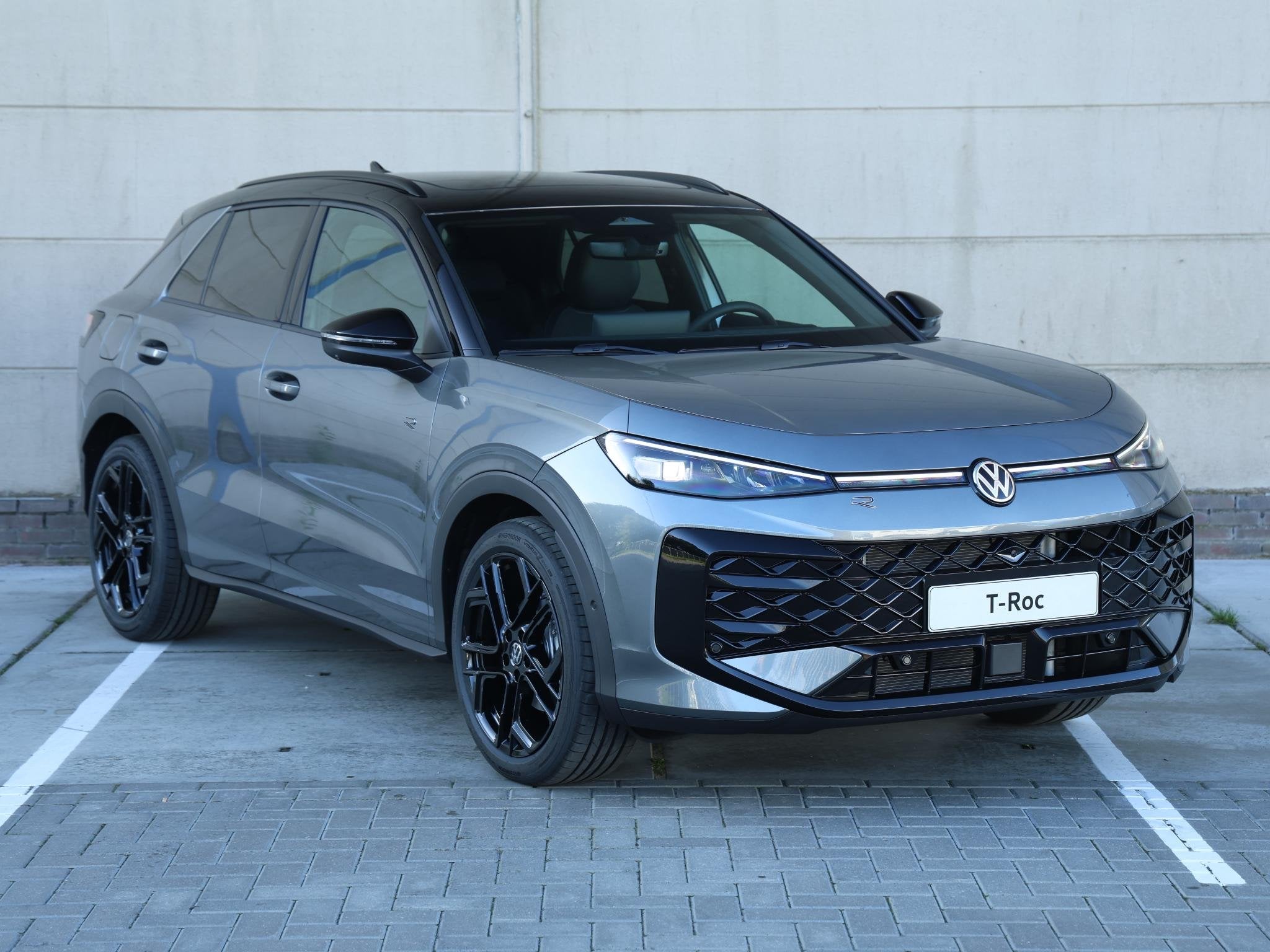 Volkswagen T-Roc R-Line First Edition 1.5 eTSI 110 kW / 150, Auto's, 1374 kg, Stof, 1498 cc, 4 cilinders