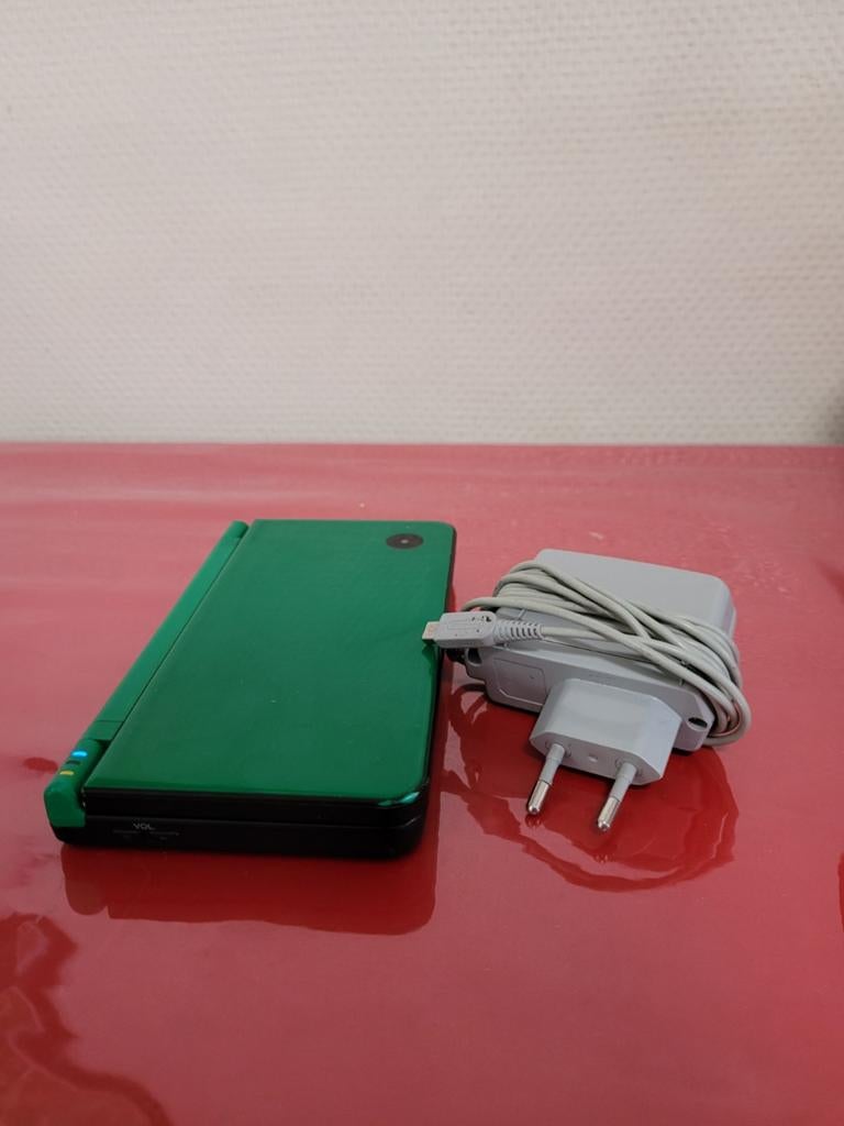 Nintendo DSi XL - Groen - Getest en Goede Staat, Spelcomputers en Games, Spelcomputers | Nintendo DS, Ophalen of Verzenden, Zo goed als nieuw